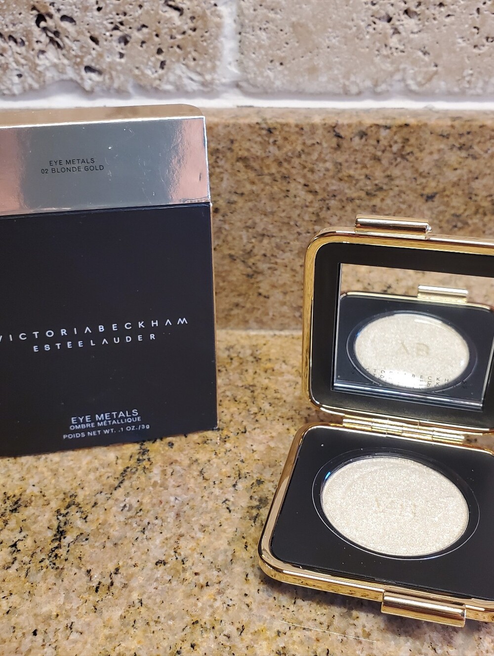 🆕️ Victoria Beckham Eyeshadow - 02 Blonde Gold